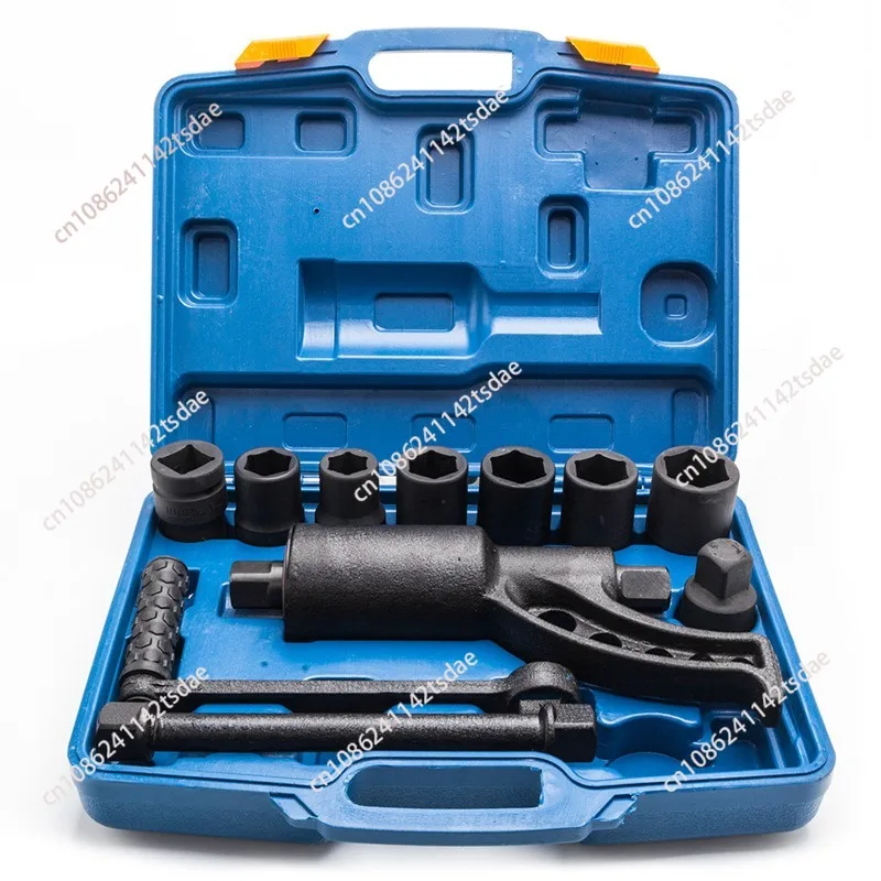 

Truck heavy tire labor-saving wrench disassembly and assembly tool