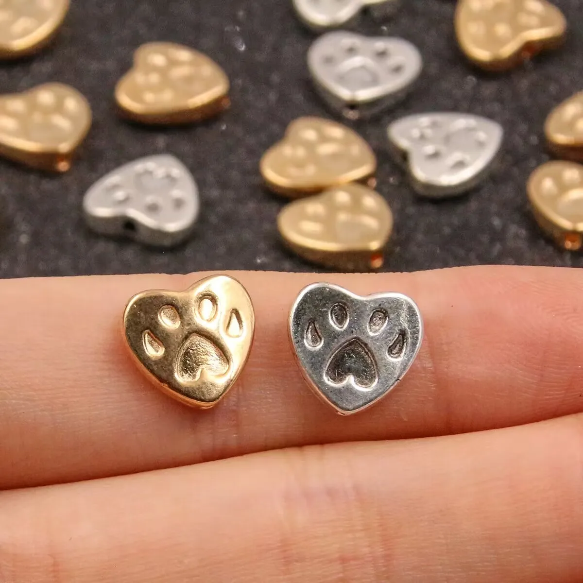 20pcs 11*11mm Two Color Double Side Dog Paw Bead Spacer Heart Bead Charms For Diy Beaded Bracelets Jewelry Handmade Making