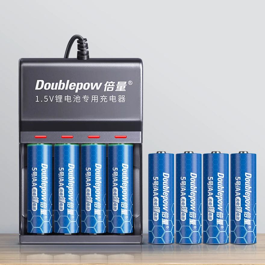 1.5 V 2400mWh AA AA แบตเตอรี่ลิเธียม Fast ชาร์จผ่าน USB 4 ช่อง Smart Charger