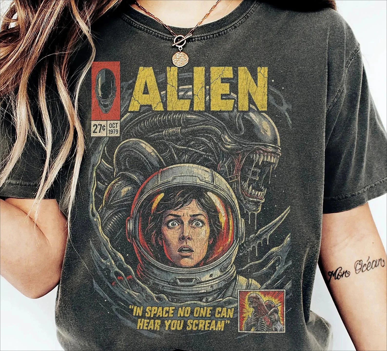 Vintage Alien Movie 1979 Comic T-shirt Summer unisex Loose and Breathable cotton T-shirt Top