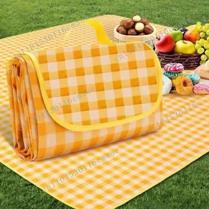 

Hot Selling Portable Thickened Moisture-Proof Stain-Resistant Foldable Cushion Multi-Person Picnic Mat for Beach Novelty Gift