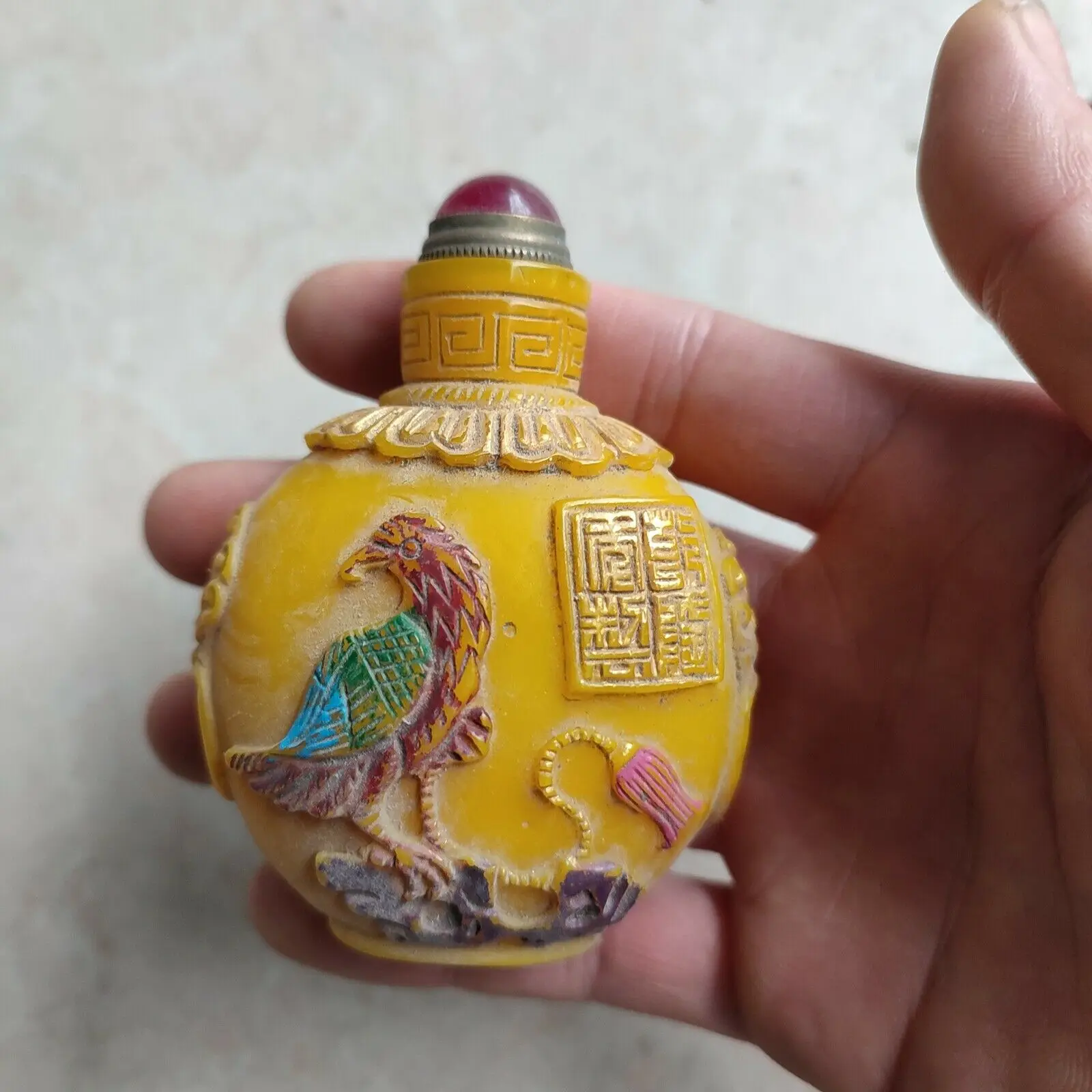 vintage chinese carved glass snuff bottle snuffbox rare glaze dog pet painted