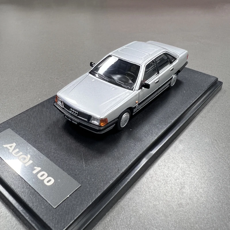 

Model RM 1/64 100 C3 1989 sedan (Diecast car model) Silver