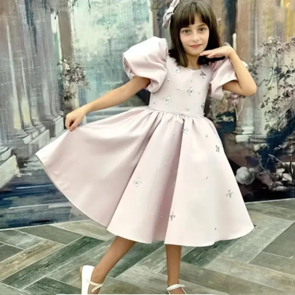 

Customized Dusty Pink Flower Girl Dresses For Wedding Satin Crystal Knee Length With Bow Elegant Kids Birthday Party Ball Gown