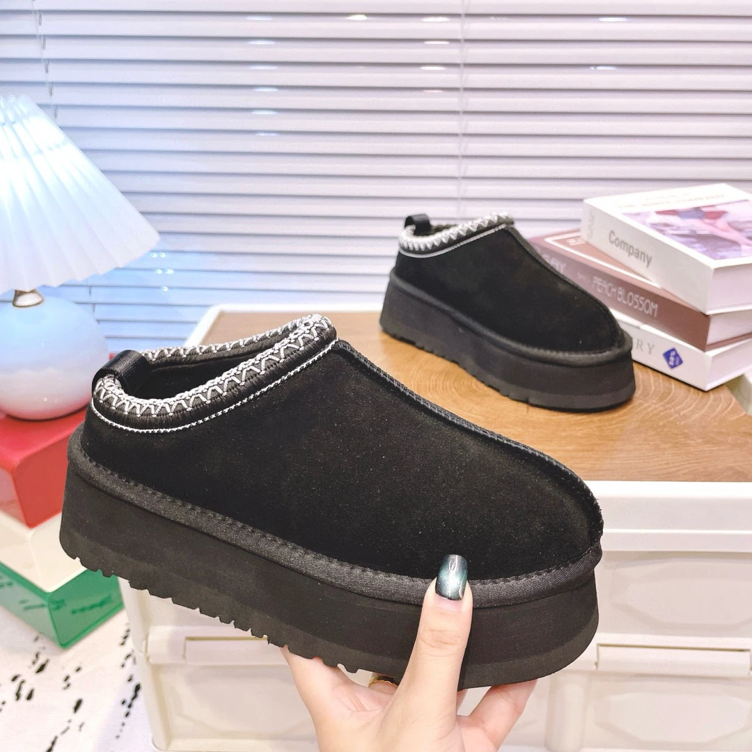 شتاء جديد لعام 2025 شباشب على الطراز العرقي للنساء من الفرو متكاملة دافئة مسطحة القاع للنساء من الجلد الطبيعي أحذية الثلوج من الفرو الحقيقي #4