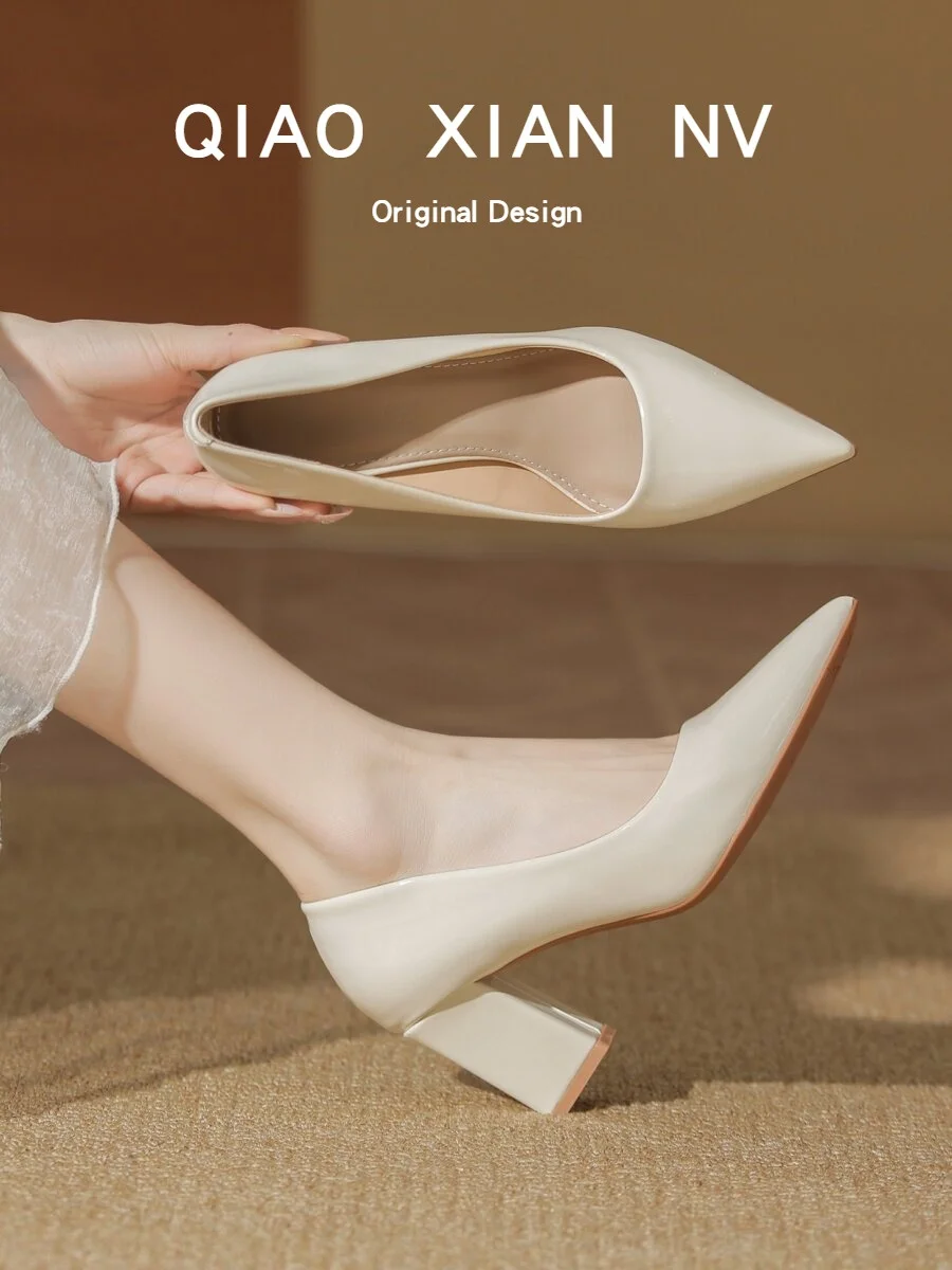 zapatos-de-tacon-grueso-de-piel-charolada-color-nude-para-mujer-con-punta-puntiaguda-y-boca-plana-comodos-para-el-trabajo