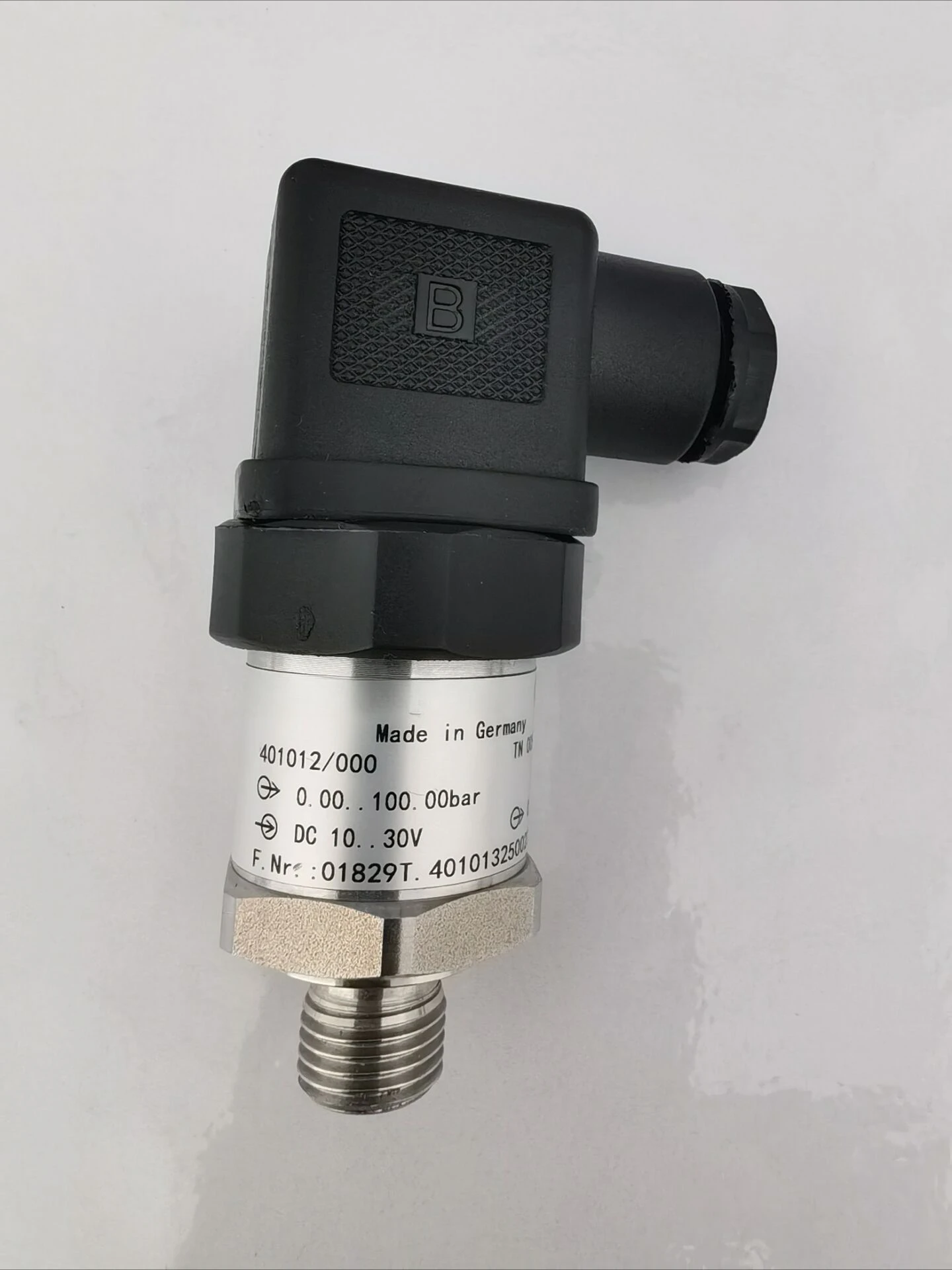 KM41 pressure sensor 0-250bar 0-10V injection molding machine servo oil pressure sensor 400bar