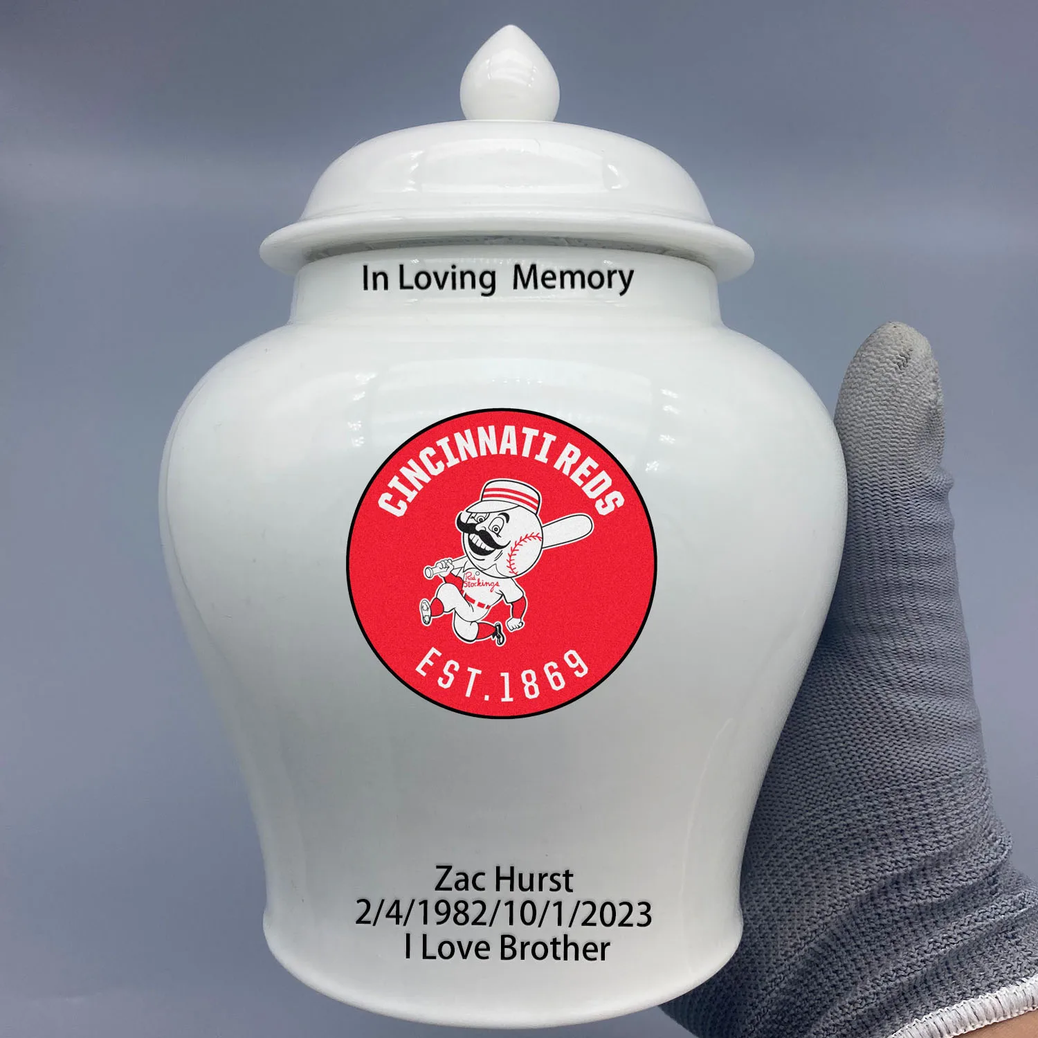 Medium Urn for Cincinnati Reds-baseball themed Custom.Send me the name/date you want to appear on the urn by Remark Message