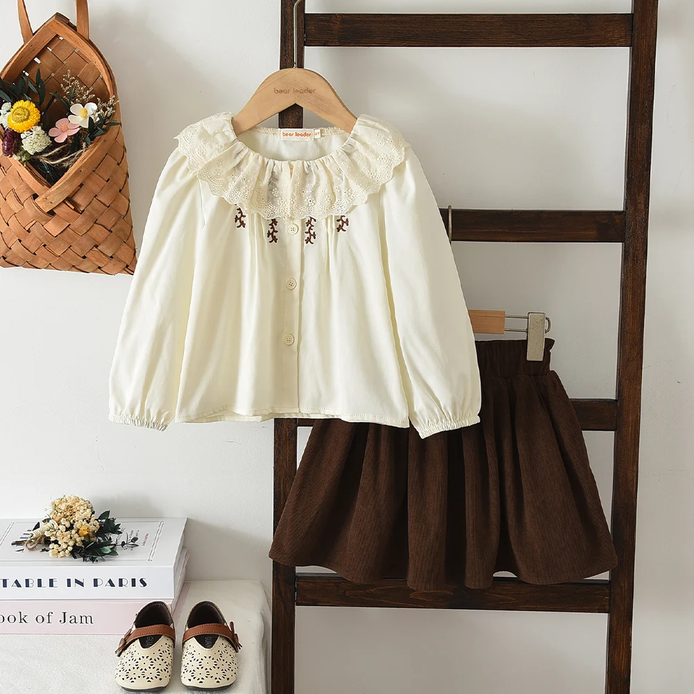 Korean Version Autumn Cute Baby Girls Clothing Beige Lace Lapel Long Sleeved Embroidered Shirt + Brown Short Skirt Two-piece Set