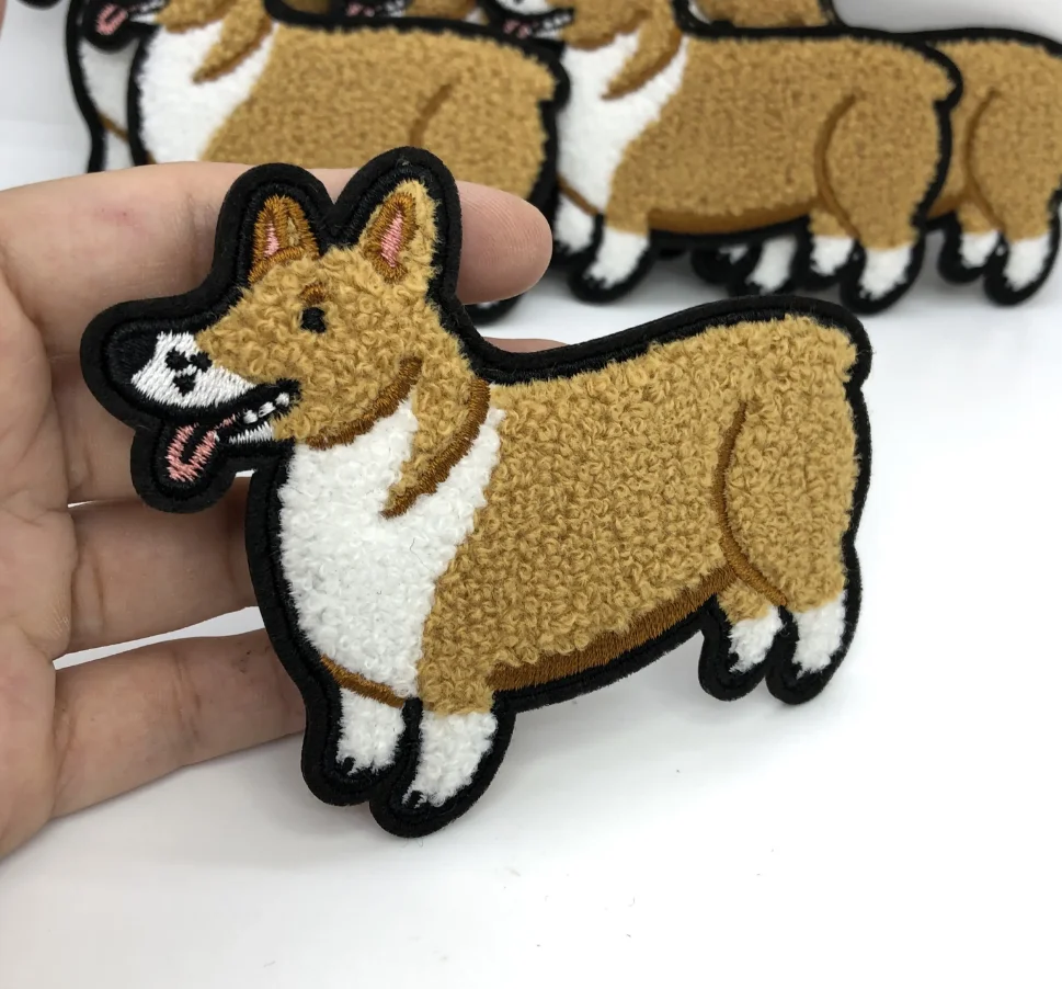 Maßgefertigte Chenille-Stickerei-Aufnäher zum Selbermachen, zum Aufbügeln auf Kleidung, selbstklebende Applikationen, aufbügelbare Buchstaben-Stickerei-Aufnäher aus Chenille – Detail 2
