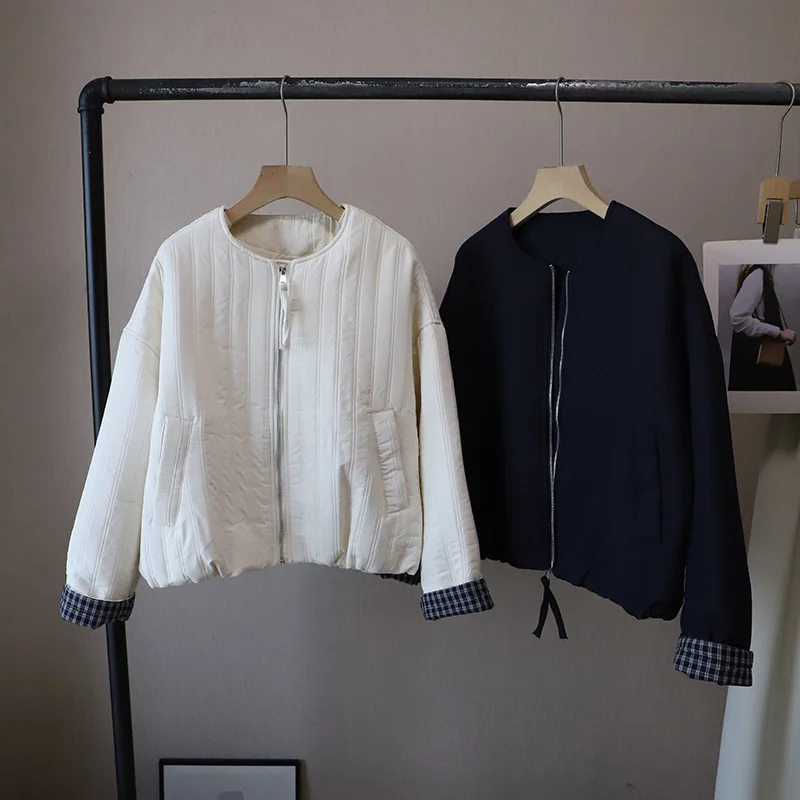 

2025 зимняя новая хлопковая куртка в корейском стиле для женщин, модная клетчатая куртка с круглым вырезом, свободное универсальное теплое пальто, верхняя одежда