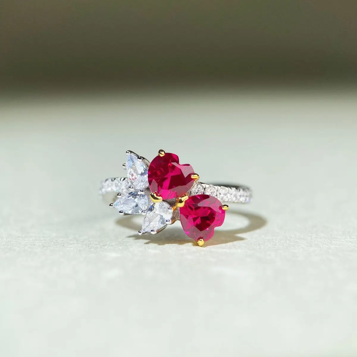 

Кольцо из стерлингового серебра S925 с бриллиантами, высококачественное кольцо с красным бриллиантом в форме сердца, кольцо с двойным персиковым сердцем, женские роскошные украшения.