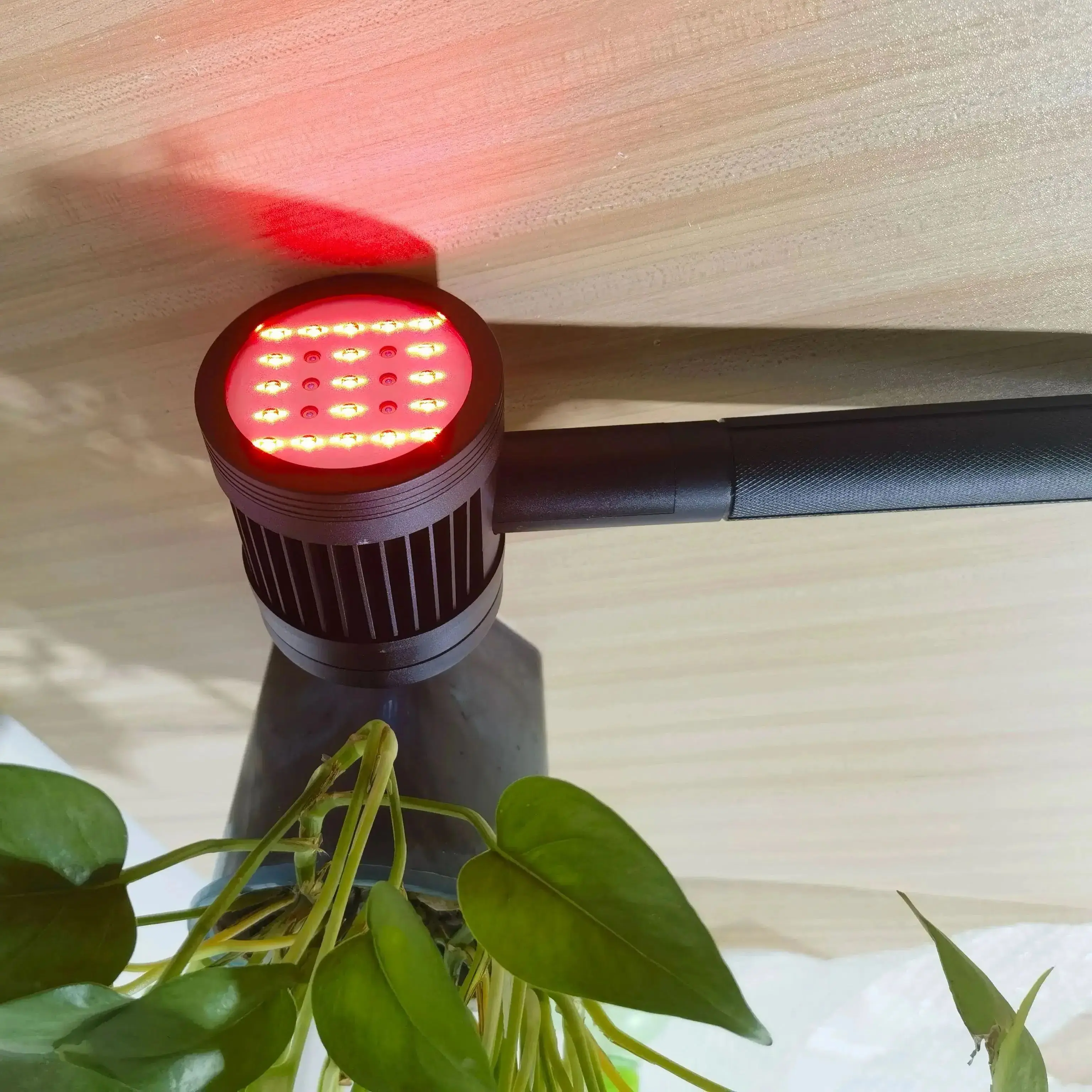 

High Power 25Diodes Red Light Therapy Device for Arthritis Relief and Accelerated Muscle Recovery