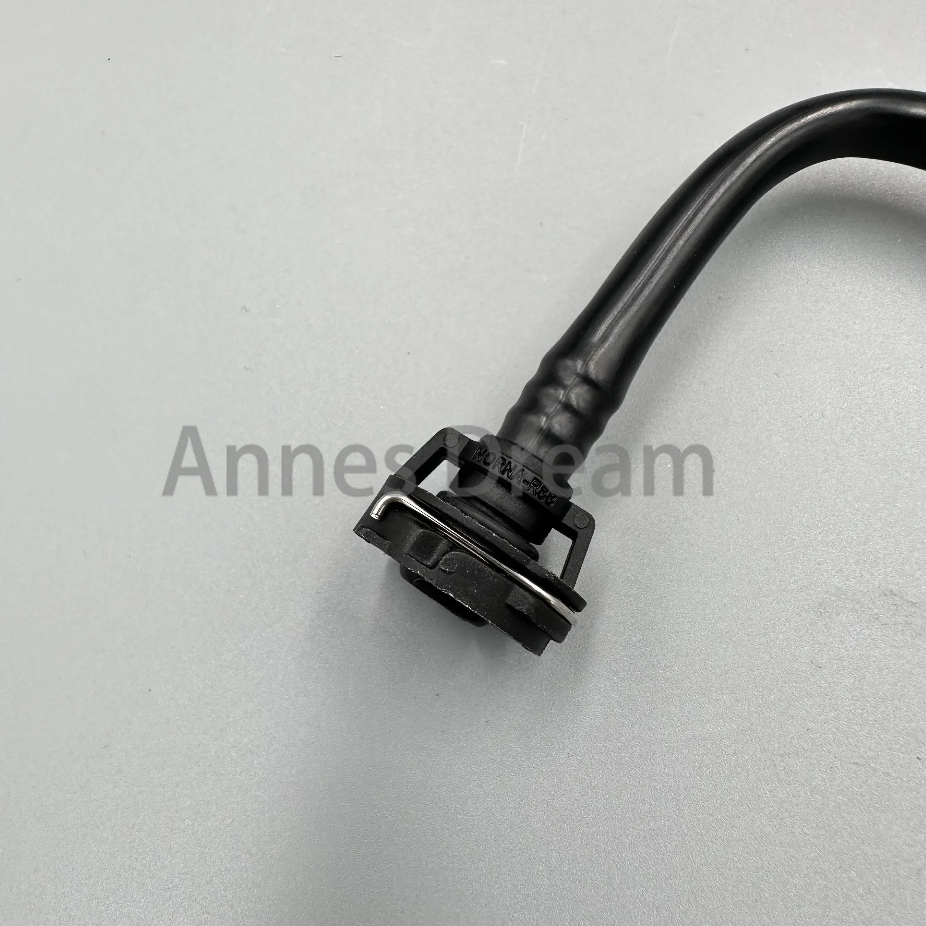 LR091813 T2H1438 Auto Parts Cooling Radiator Water Hose LR091813 T2H1438 For Land Rover Star Pulse Jaguar F-PACE