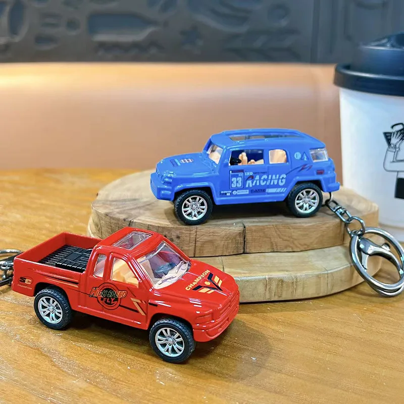พวงกุญแจรถกระบะของเล่นโลหะผสมสุดสร้างสรรค์ ของขวัญสำหรับนักเรียนเด็กผู้ชาย รถของเล่นจำลองขนาดเล็กแบบดึงถอยหลัง