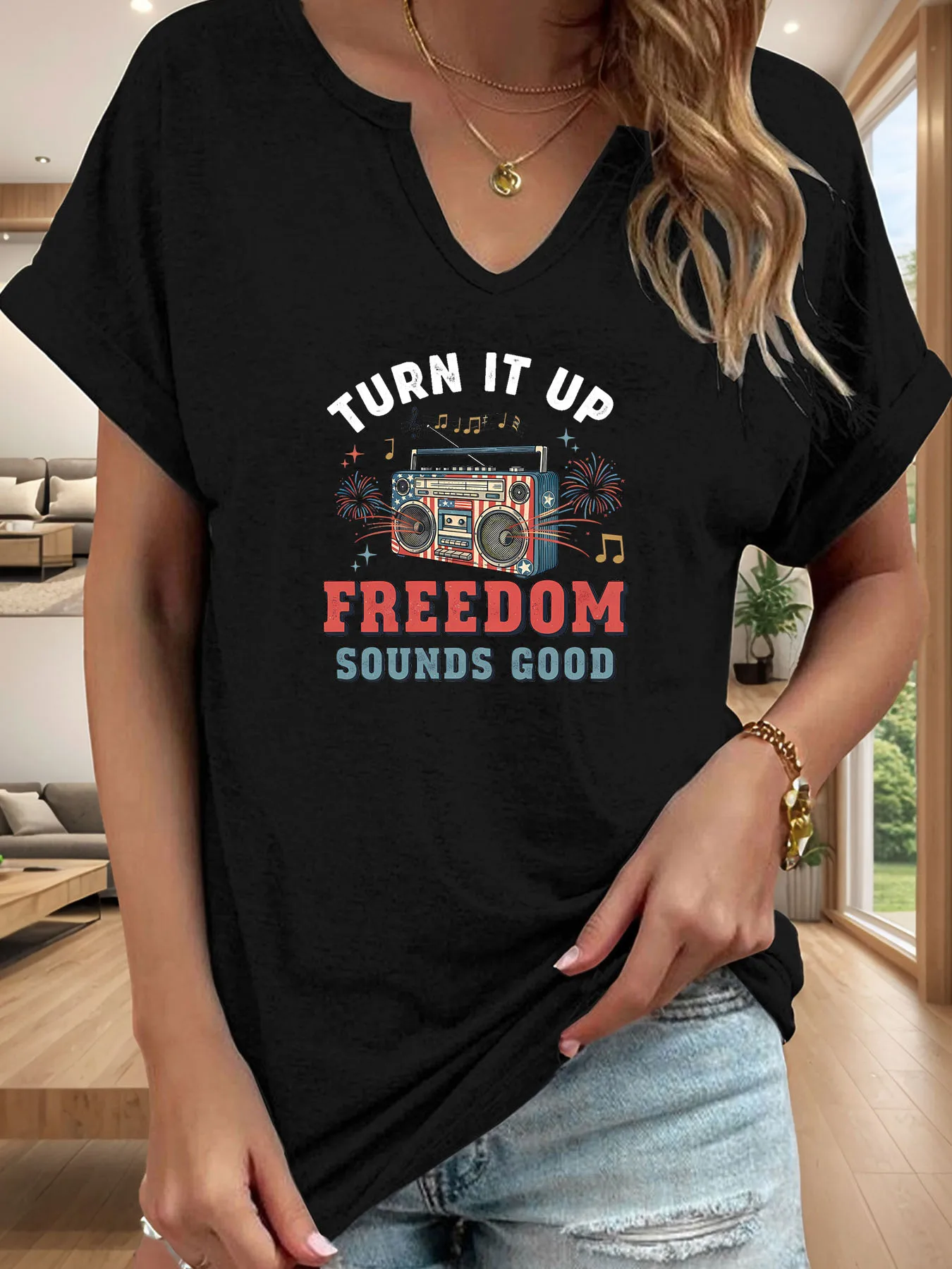 Retro radio letter-print T-shirt, casual and fashionable V-neck rolled-sleeve short-sleeved top for women