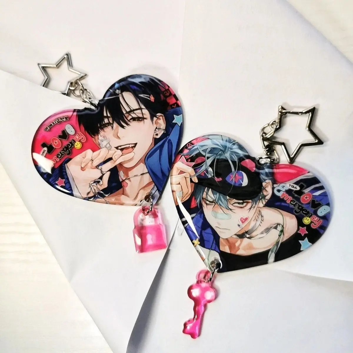 2Pcs/Set Heart Shape Alien Stage Anime Keychain Bag Pendant Till Ivan Acrylic Stand Figure Desk Display Ornament