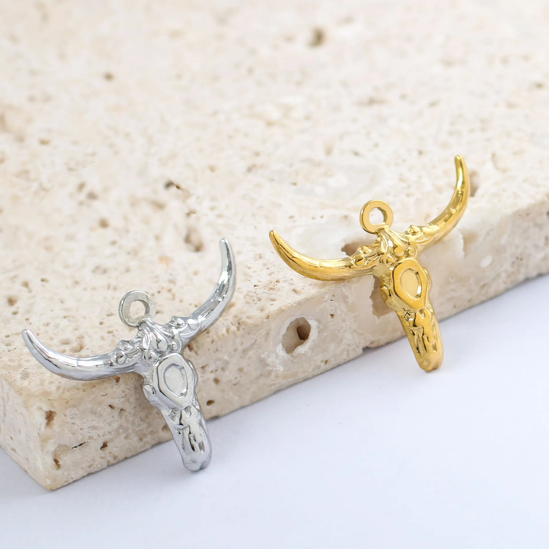 3Pcs/Lot Western Cattle Head Charms Stainless Steel National Cow Pendant for Earring Necklace Bracelet Jewelry Making Wholesale