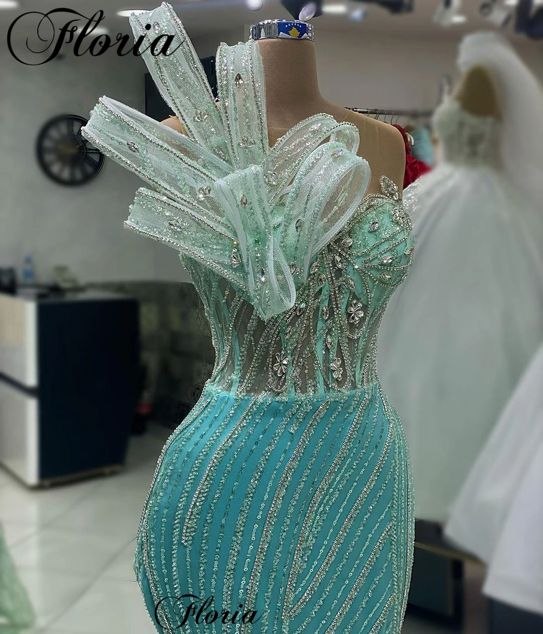 Mint Green Mermaid Celebrity Dresses With Crystals Sleeveless Red Carpet Runway Dresses Vestidos De Noche Pageant Gowns Custom