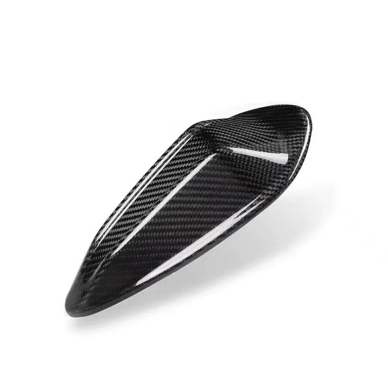 

Используется для BMW 3-й серии G20, комплект кузова из сухого углеродного волокна Late Stage с клейким плавником акулы