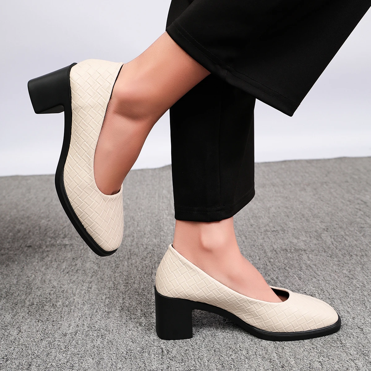 Nouvelles Escarpins Femme 2026 à Bout Carré, Talons Épais Confortables, Faciles à Enfiler, Couleur Unie, Grandes Tailles 34-43, Idéales pour Soirées