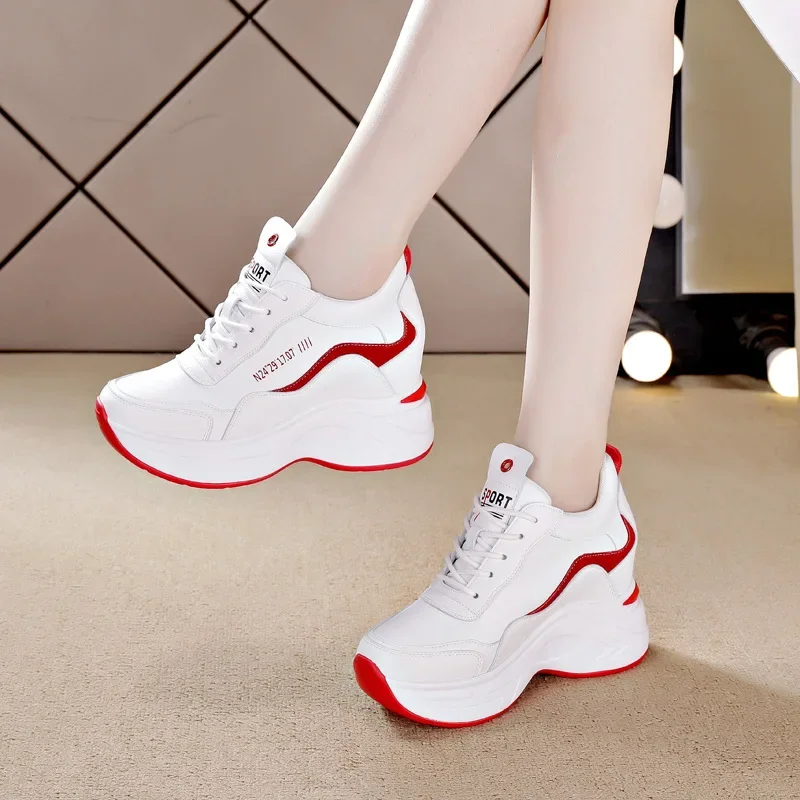 Vrouwen Lederen Platform Sneakers Lente Sneakers Witte Schoenen Hoge Hakken Wig Outdoor Sportschoenen Ademende Casual Schoenen Nieuw