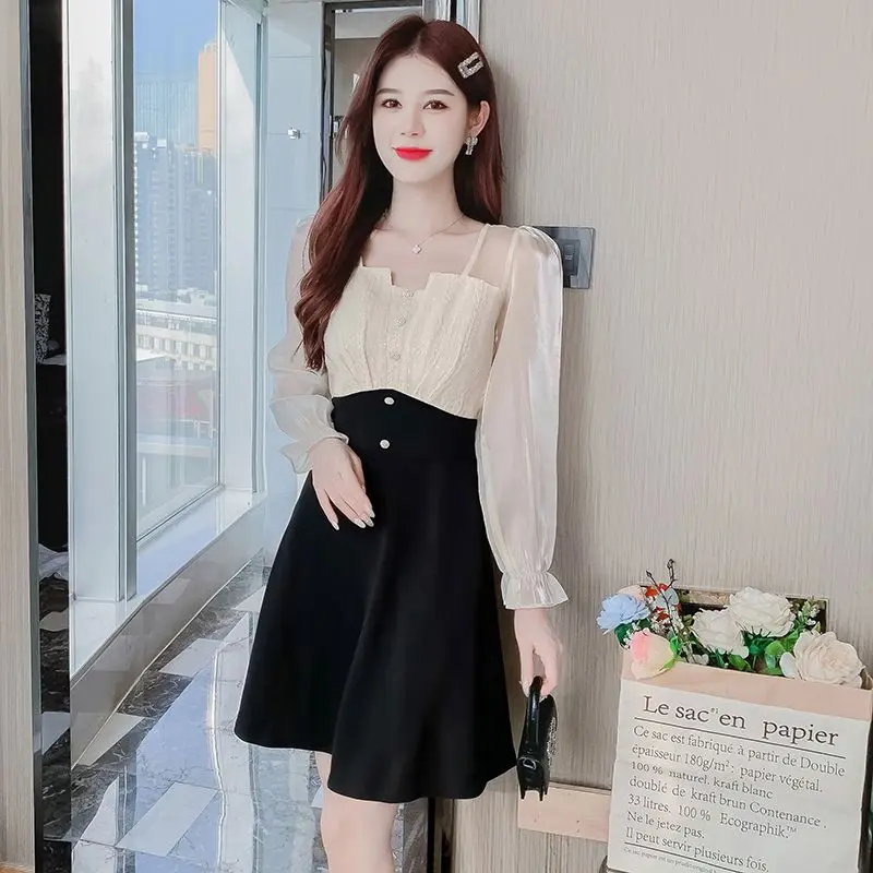 Trendy Dress Waist Cinching Slimming Patchwork Ladies' Age Reduction  Long Sleeved Flesh Covering A-line Small Black Dress