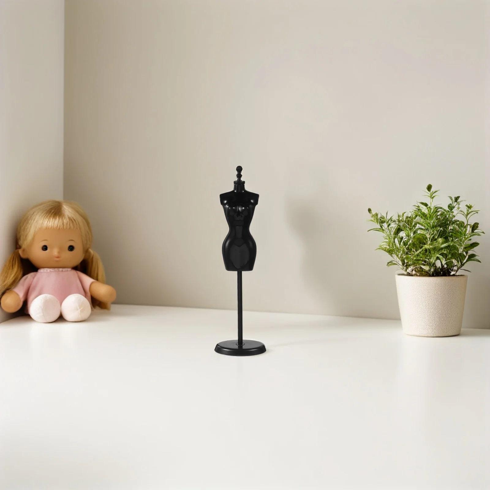 ขาตั้งหุ่นจิ๋ว 6 ชิ้น ดีไซน์ทันสมัย ใช้ได้กับหุ่นหลากหลายยี่ห้อ ทำจากพลาสติก สำหรับตกแต่งบ้านตุ๊กตา