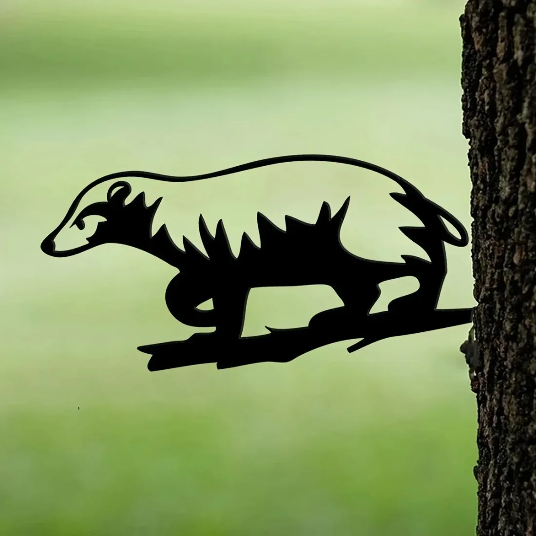 CIFBUY Metal Badger on Branch Silhouette Sign, Steel Cutout Decor with Stake, Rustic Home & Garden Ornament