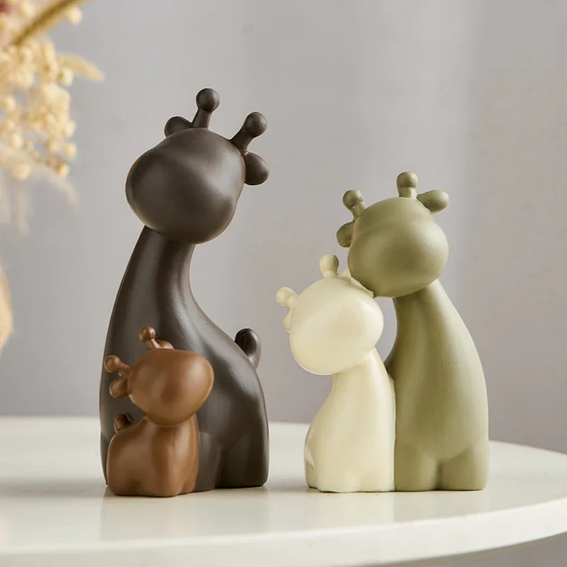 

HYS resin family ornament, a family of four creative handicrafts, warm home decoration, housewarming, new home gift