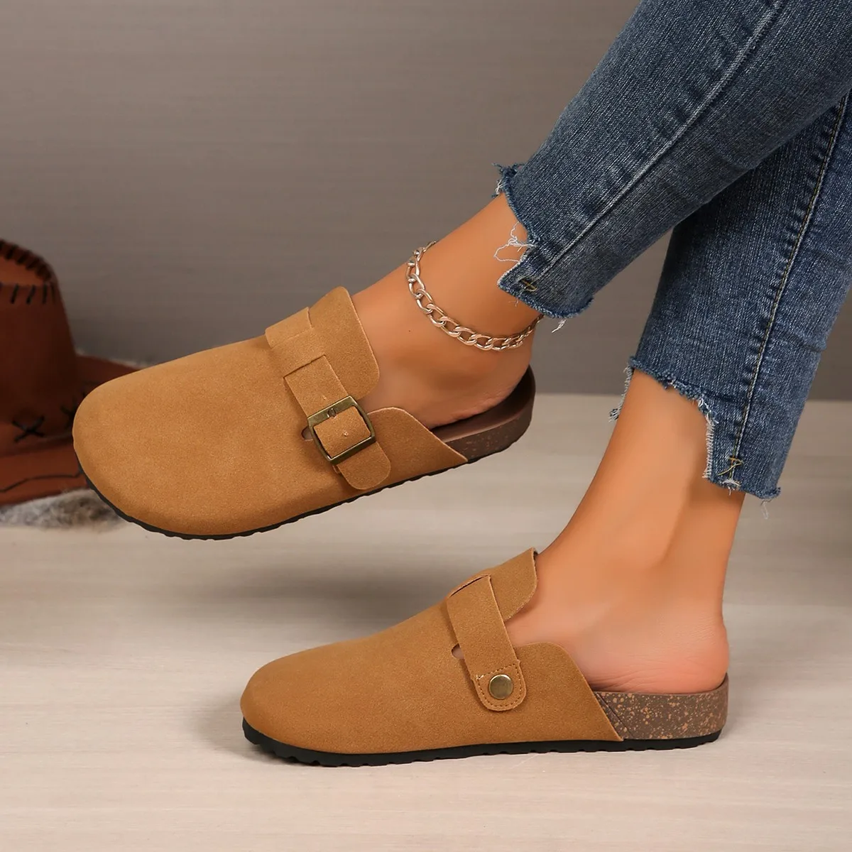 2024 New Women's Slippers Fashion Women's Suede Mules Slippers Women Clogs Cork Insole Sandals Outdoor Beach Slides Home Shoes