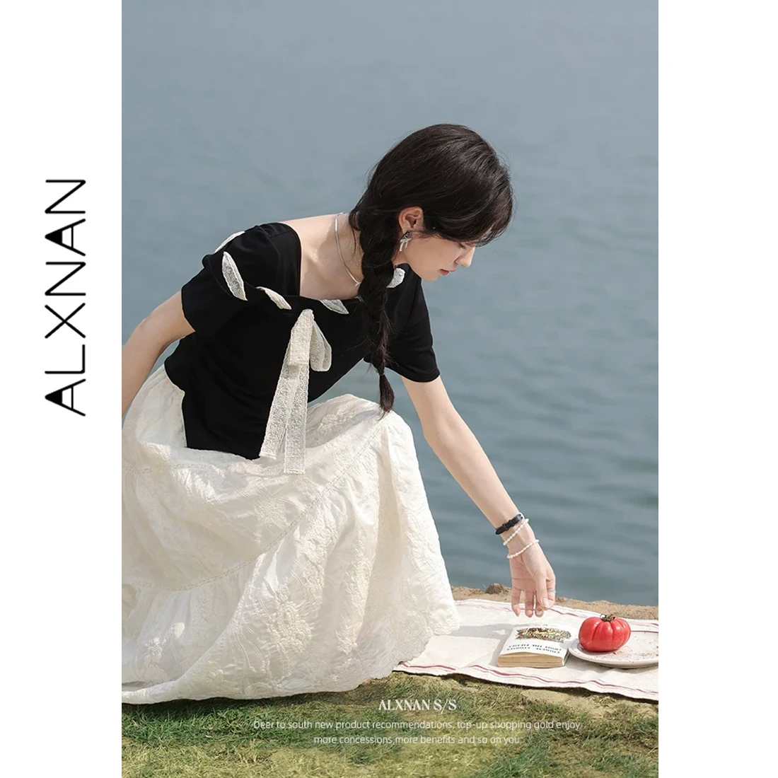

ALXNAN Plus Size Black T-shirt Lace Bow Asymmetric Neckline Women's T-shirt 2026 Summer Cotton Short Sleeve Tops Ladies D10306