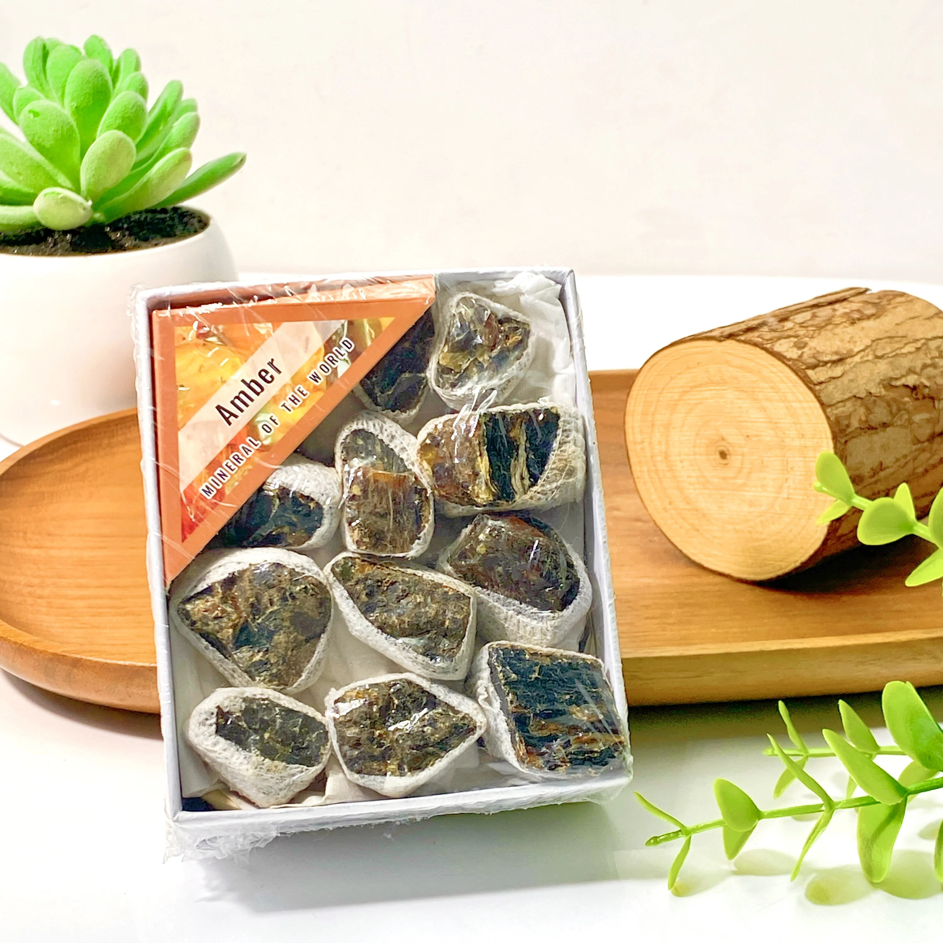 Random 1BOX High Quality Amber Calcite Gift Box Decoration Natural Crystal Raw Stone, Birthday gift, Scene decoration.