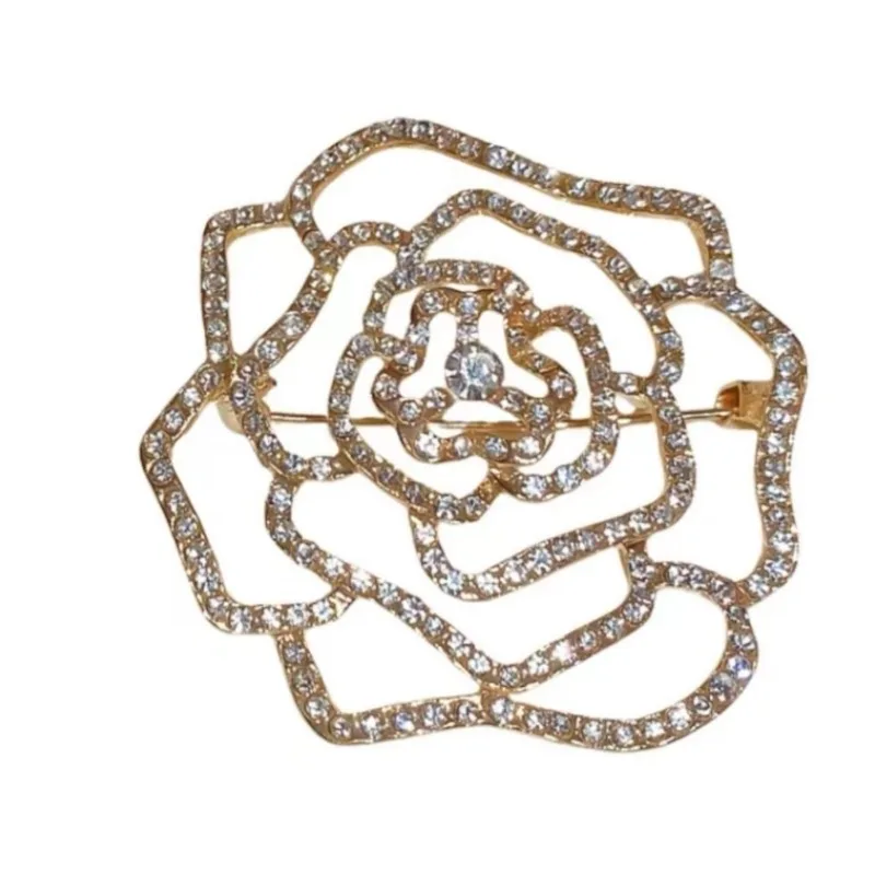 Broche elegante con logotipo de la Federación para mujer