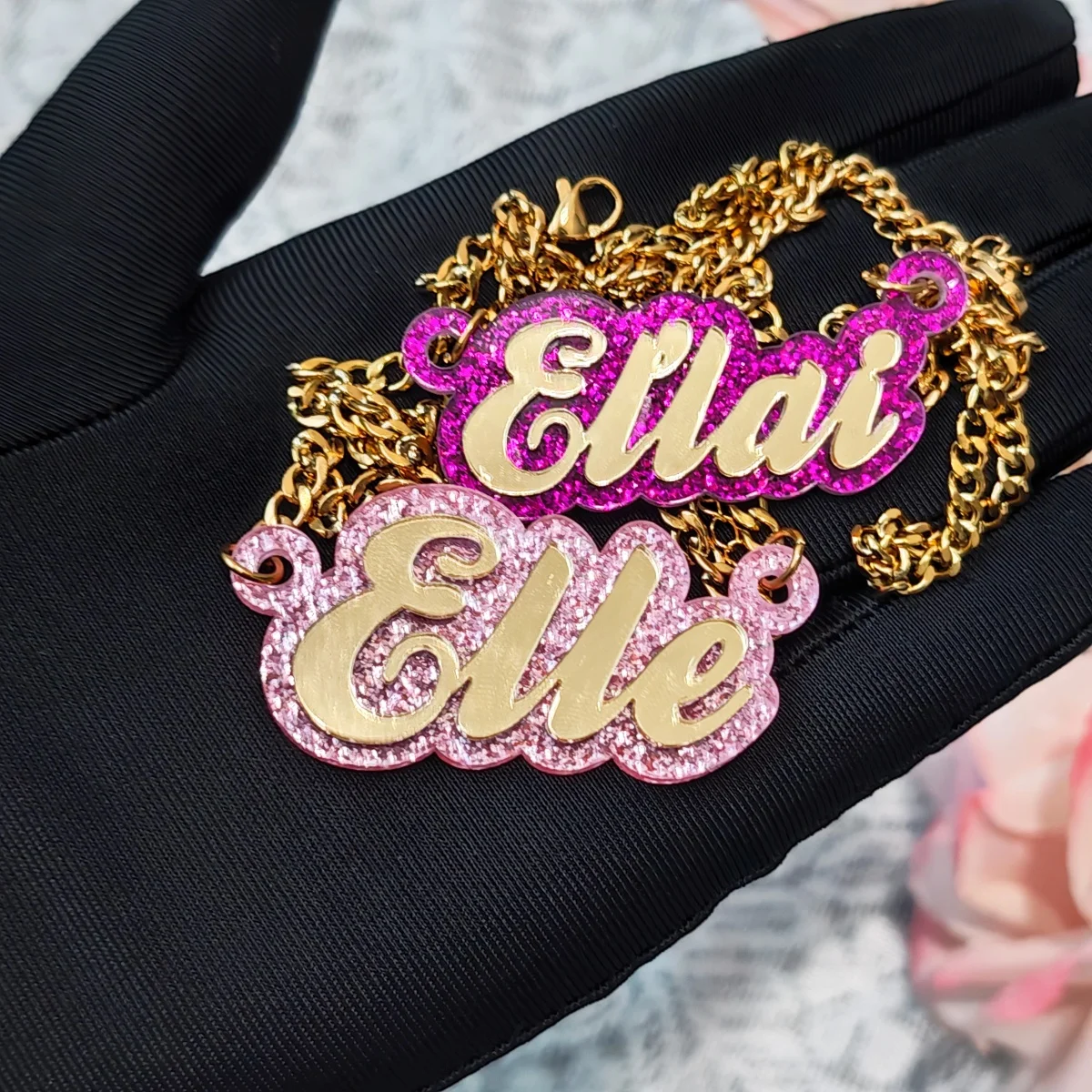 Collier acrylique personnalisé avec nom personnalisé, collier neutre, cadeau d'anniversaire, collier de personnage de dessin animé, boîte cadeau gratuite