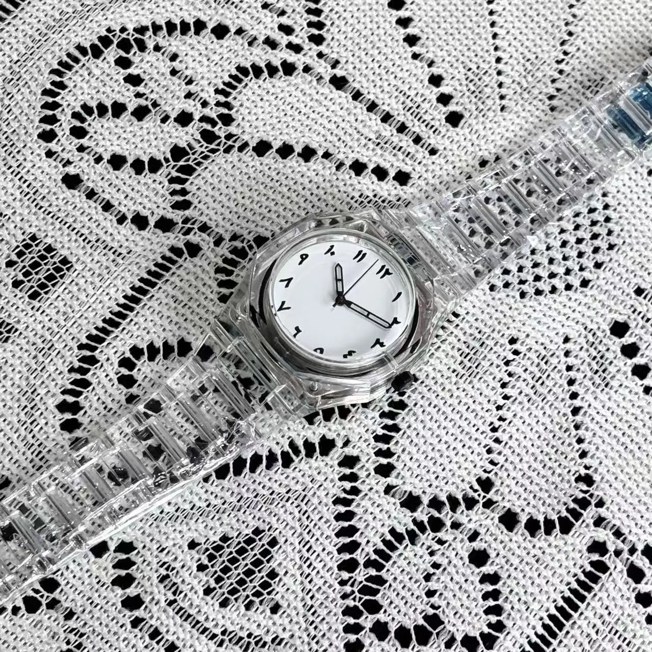 นาฬิกาควอตซ์ผู้ชาย 2025 อินเทรนด์การออกแบบโปร่งใสตัวเลขภาษาอาหรับ High-End รู้สึก Cool แฟชั่นนาฬิกาสําหรับสุภาพบุรุษ