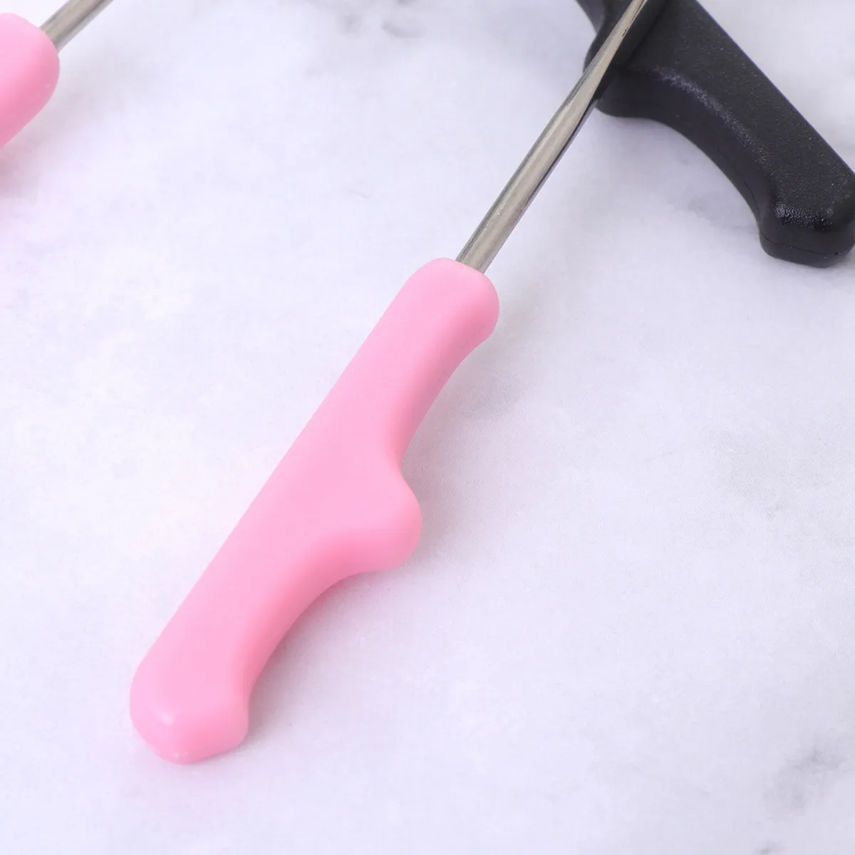 2Pcs Ergonomic Stainless Steel Tongue Scraper Effective Oral Cleaning Tool Removes Back Tongue Bacteria Freshens Breath Daily