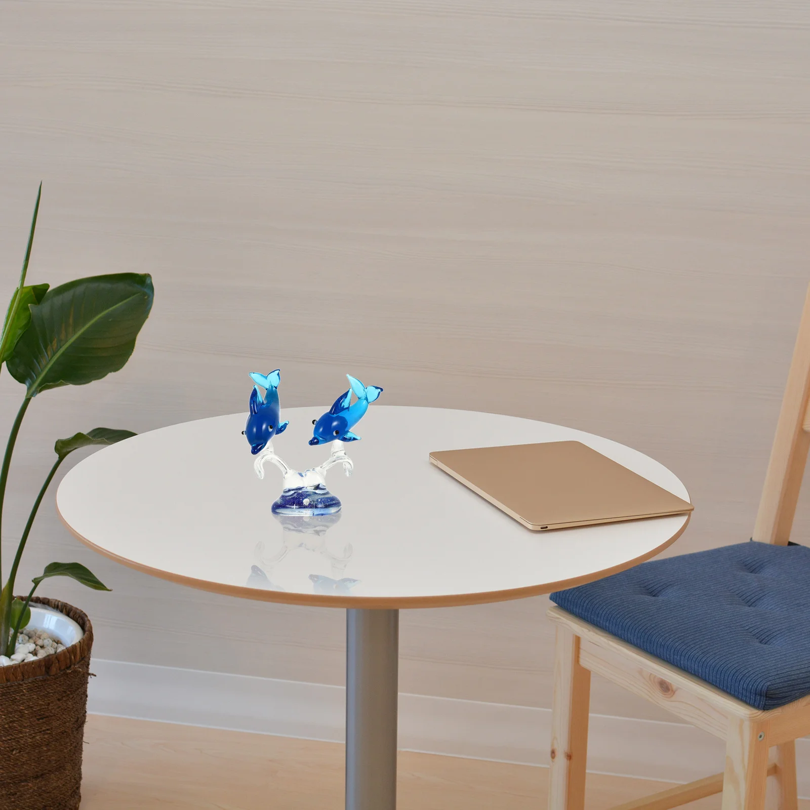 

Glass Dolphin Decorative Sculpture Vivid Color Desktop Ornament Crystal Glass Dolphin for Home Wine Cabinet