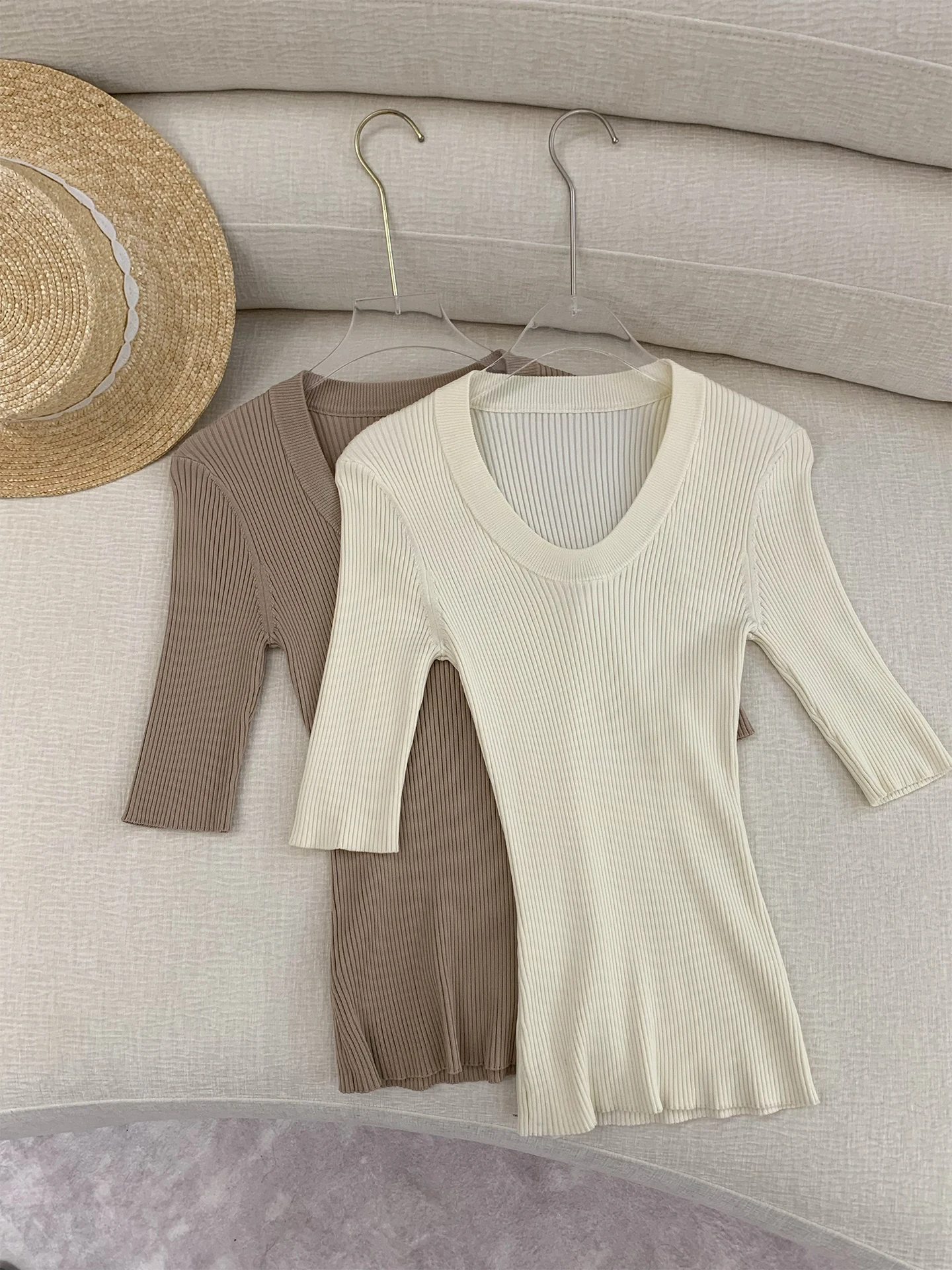 

Kun Total Women's Knitted Silk T-Shirt Five-Quarter Sleeve U-Neck Base Layer Top Casual Slim Fit Spring Fashion