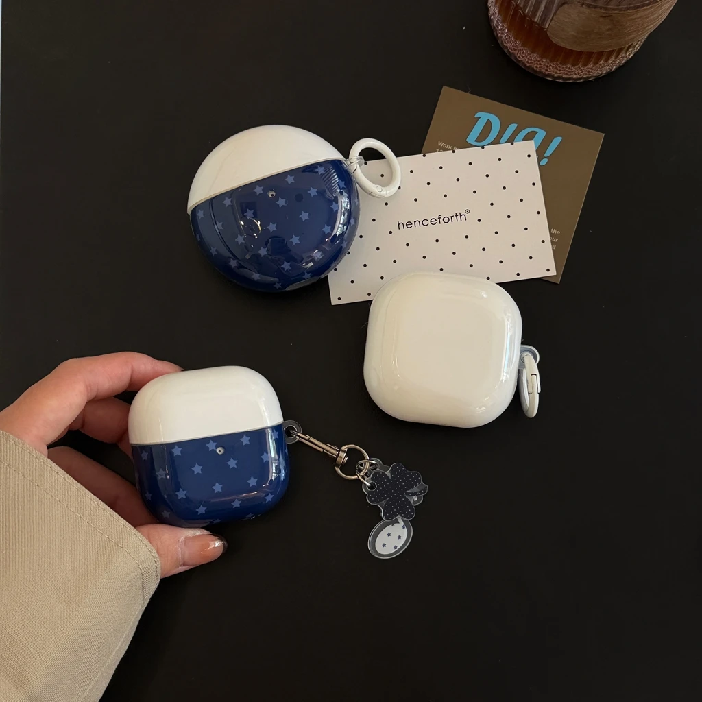 Y2K Deep Blue Stars Two‑Tone Glossy With Clover Note Pendant Earphone Cover Case for Samsung Galaxy Buds4 3 2 Pro FE Live Core