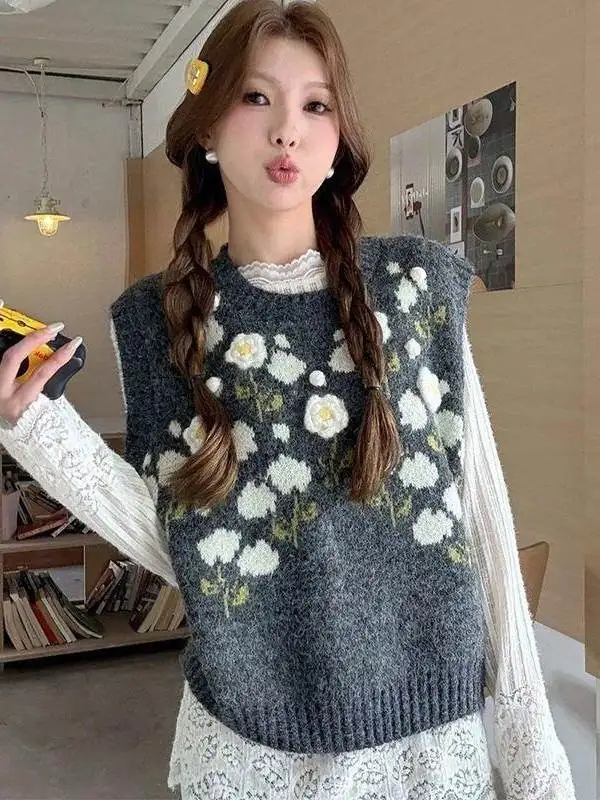 Deep Grey Sleeveless Layered Vest Women's Loose round Neck Knitted Sweater Beautiful Top Breathable Plant Floral Embroidered