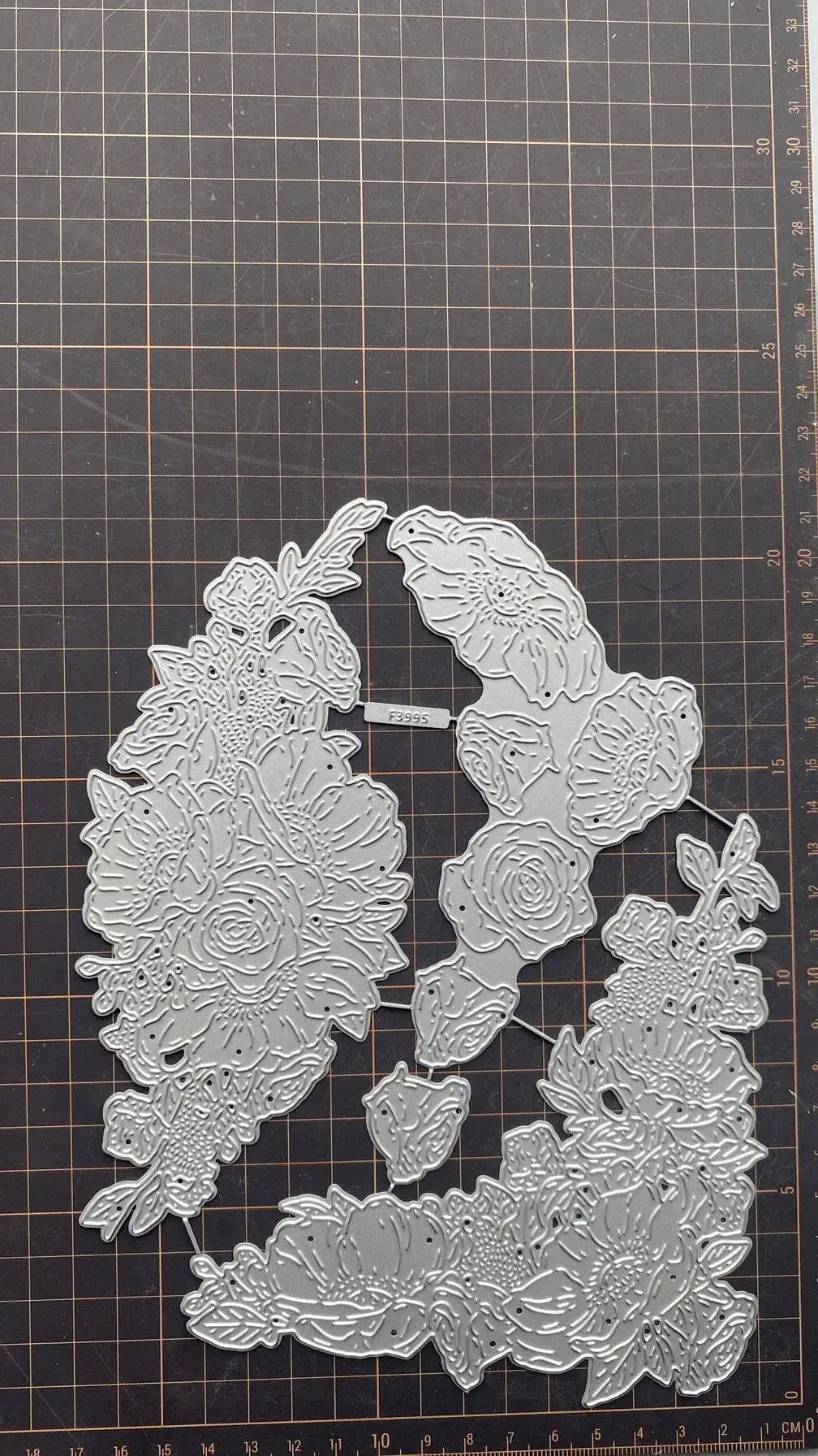 Flower wreath knife mold Metal Cutting Die and stamps DIY Scrapbooking Card Stencil Paper Cards Handmade Album Stamp Die Sheets