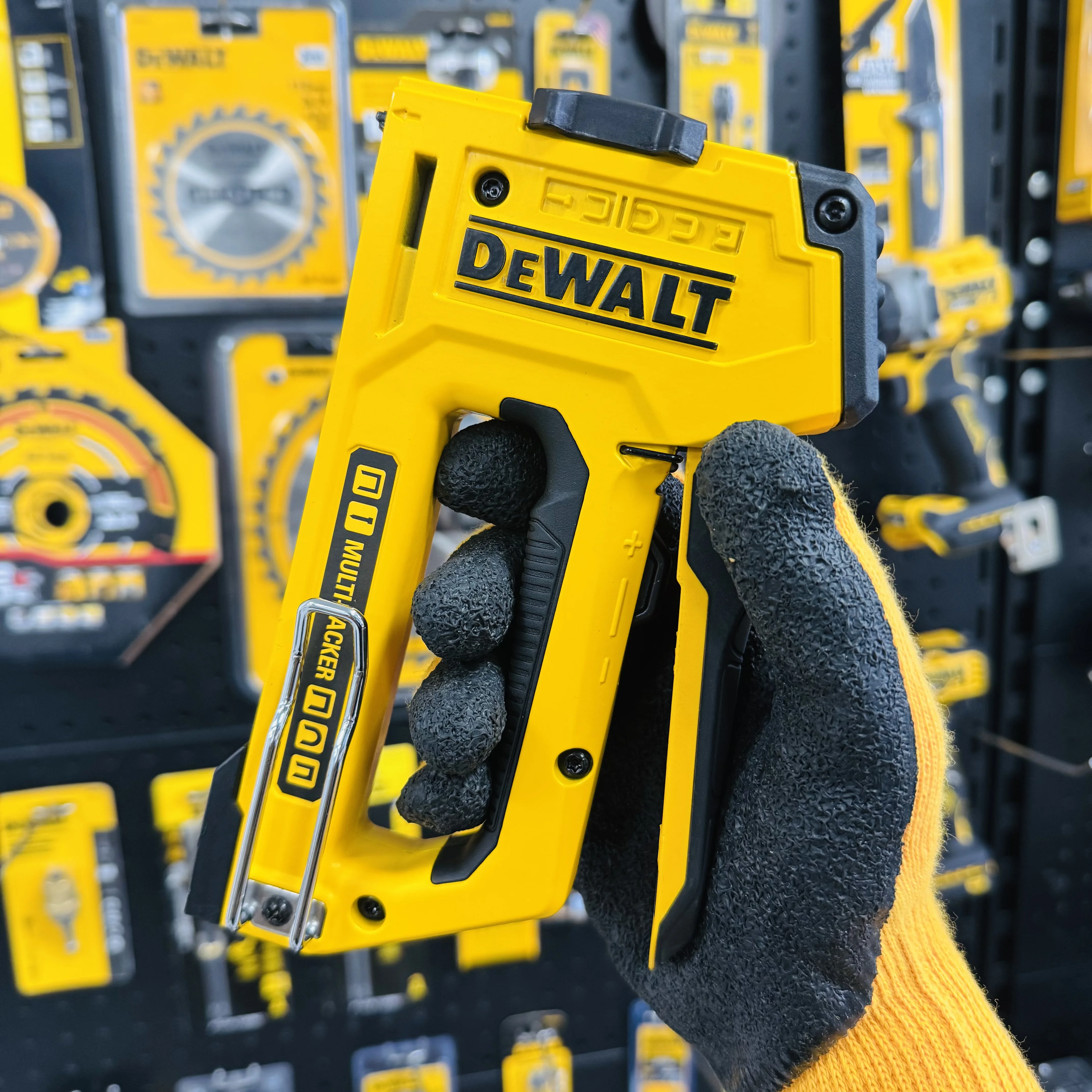 DeWALT DWHT0-TR510 Pistola Spa - Stapler Heavy Duty recensione e prezzo