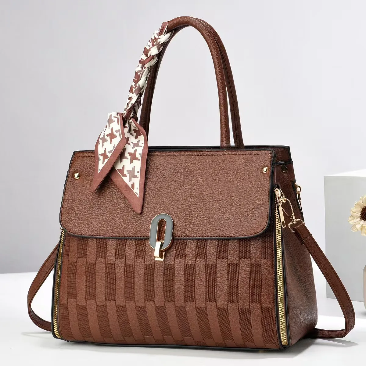 

2025 Designer Tote Bag for Women - Structured Scarf-Print Shoulder Bag Large Capacity Elegant Handbag