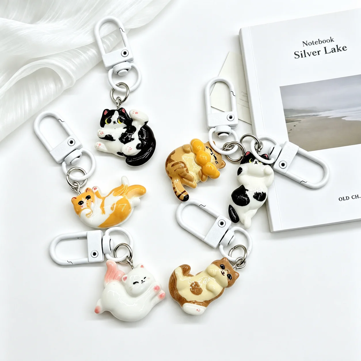 Cute Pendant Multi-Purpose Animal Key Holder Keyring Delicate Resin Charm For Suitcase Accessory House Keys Backpack