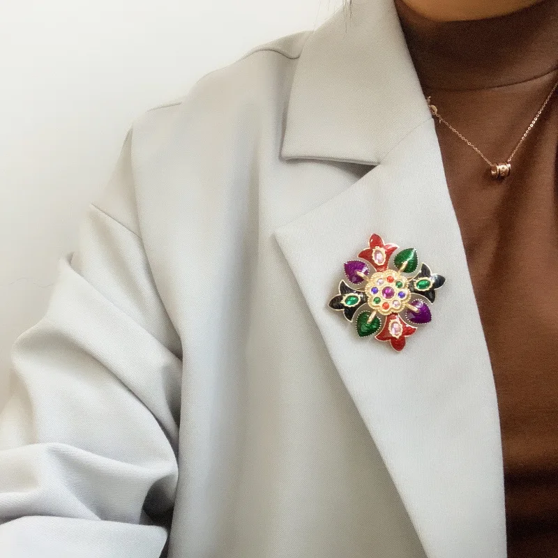Baroque Luxury Cross-Design Brooches for Men and Women, Jewelry and Accessories, Wedding, Couple, and Party Gifts