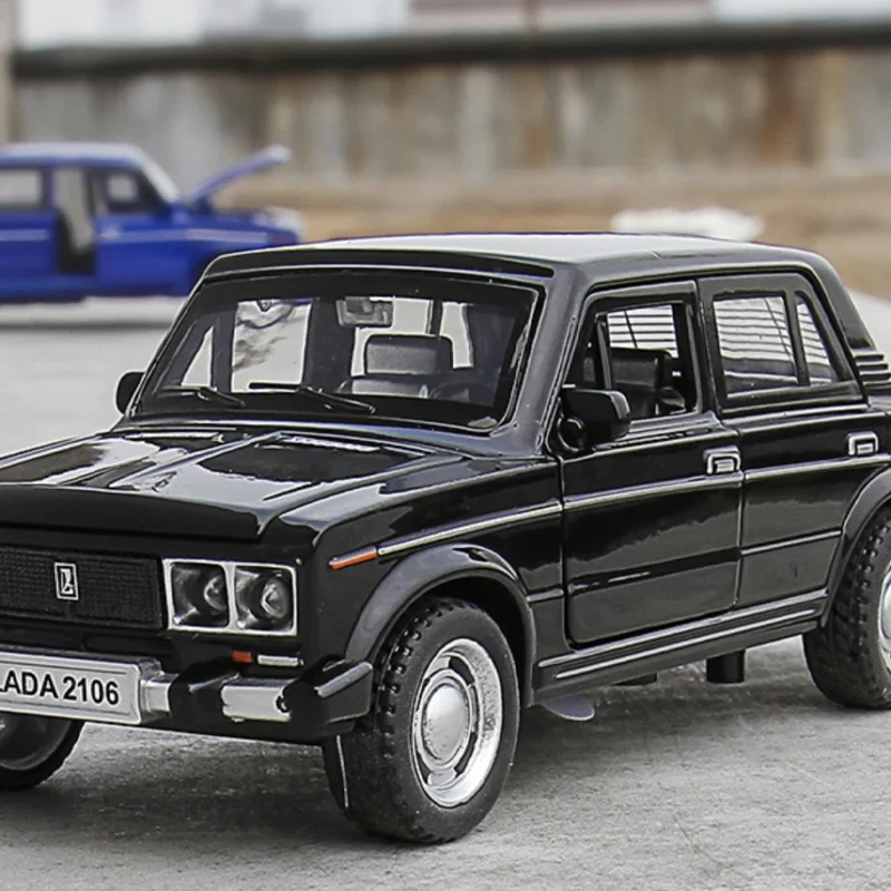 1:32 LADA 2106 Alloy Classic Car Model Diecast Car Toy Simulation Sound And Light Toy Collection Gift Car Decoration Ornaments