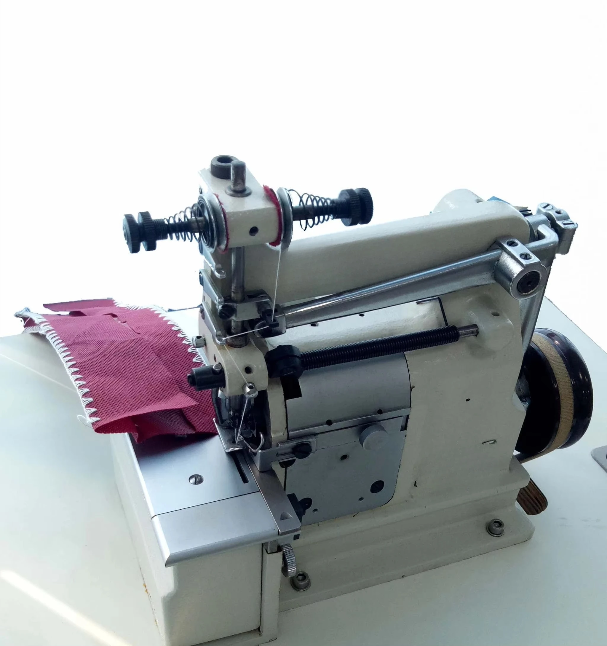4  Shell Shape Edge Lace Machine
