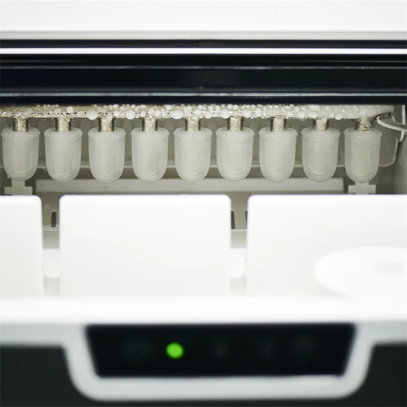 OEM ポータブル製氷機急速セルフクリーン製氷機クラッシュアイス付き 18 個/サイクル 7-10 分製雪機プッシュボタン