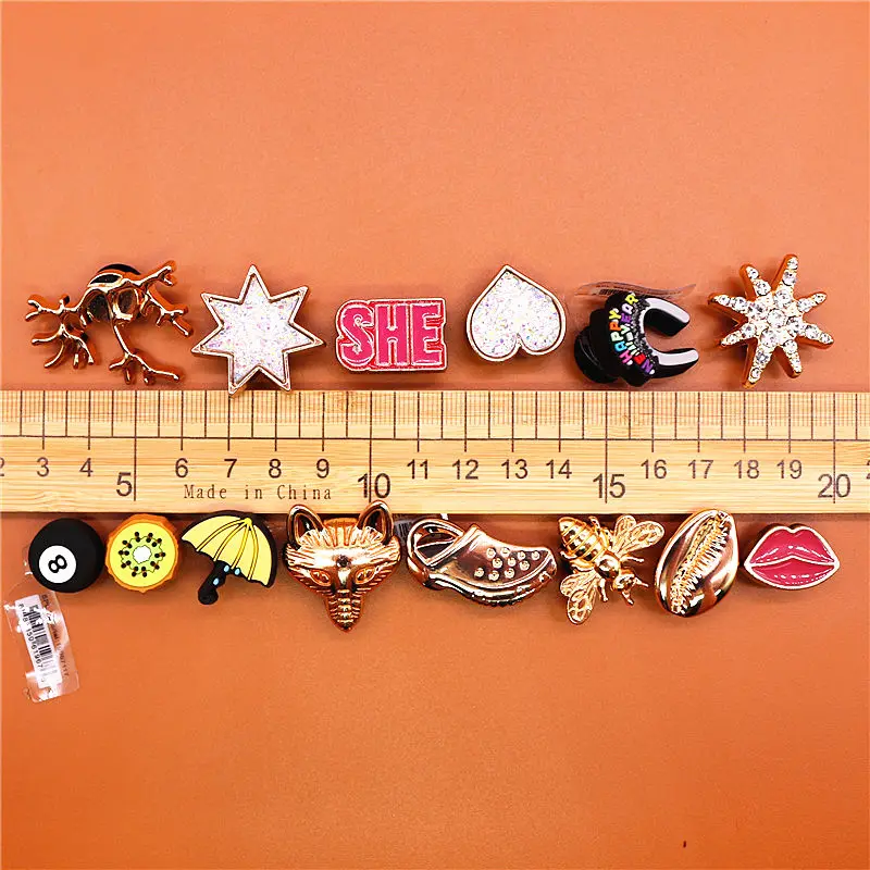 Original Metal&PVC Shoe Charms Gorgeous Rhinestones Shoe Decorations Golden Brand Designer Shoes Accessories fit Girls Gift